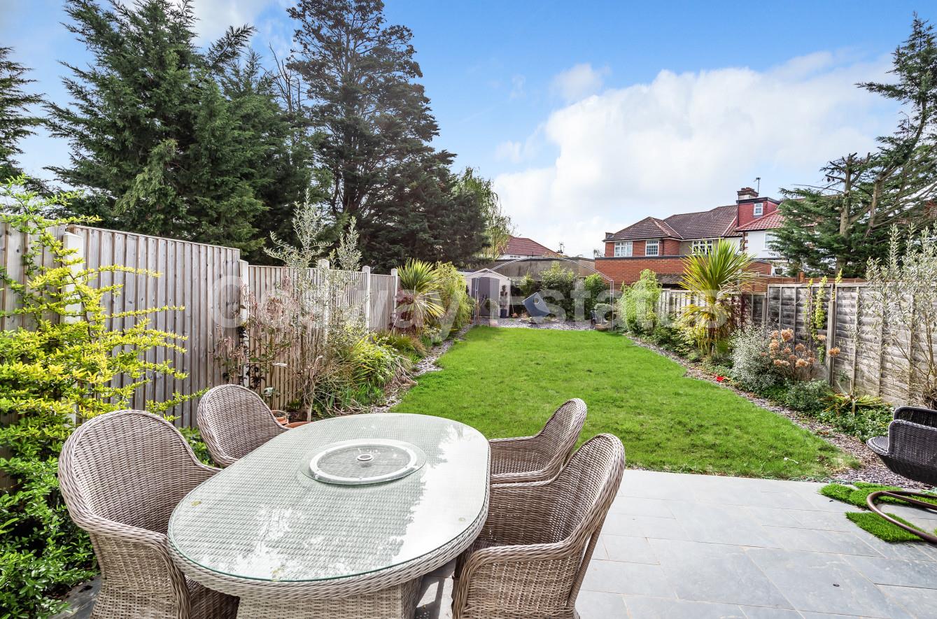 Stanway Gardens, Edgware
